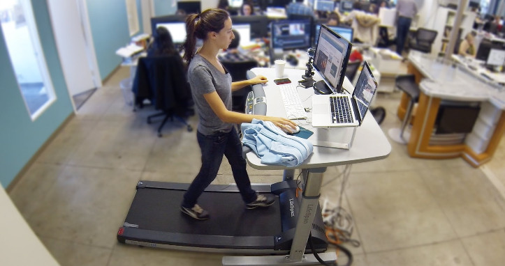 Invention (un peu) WTF : un bureau tapis de course